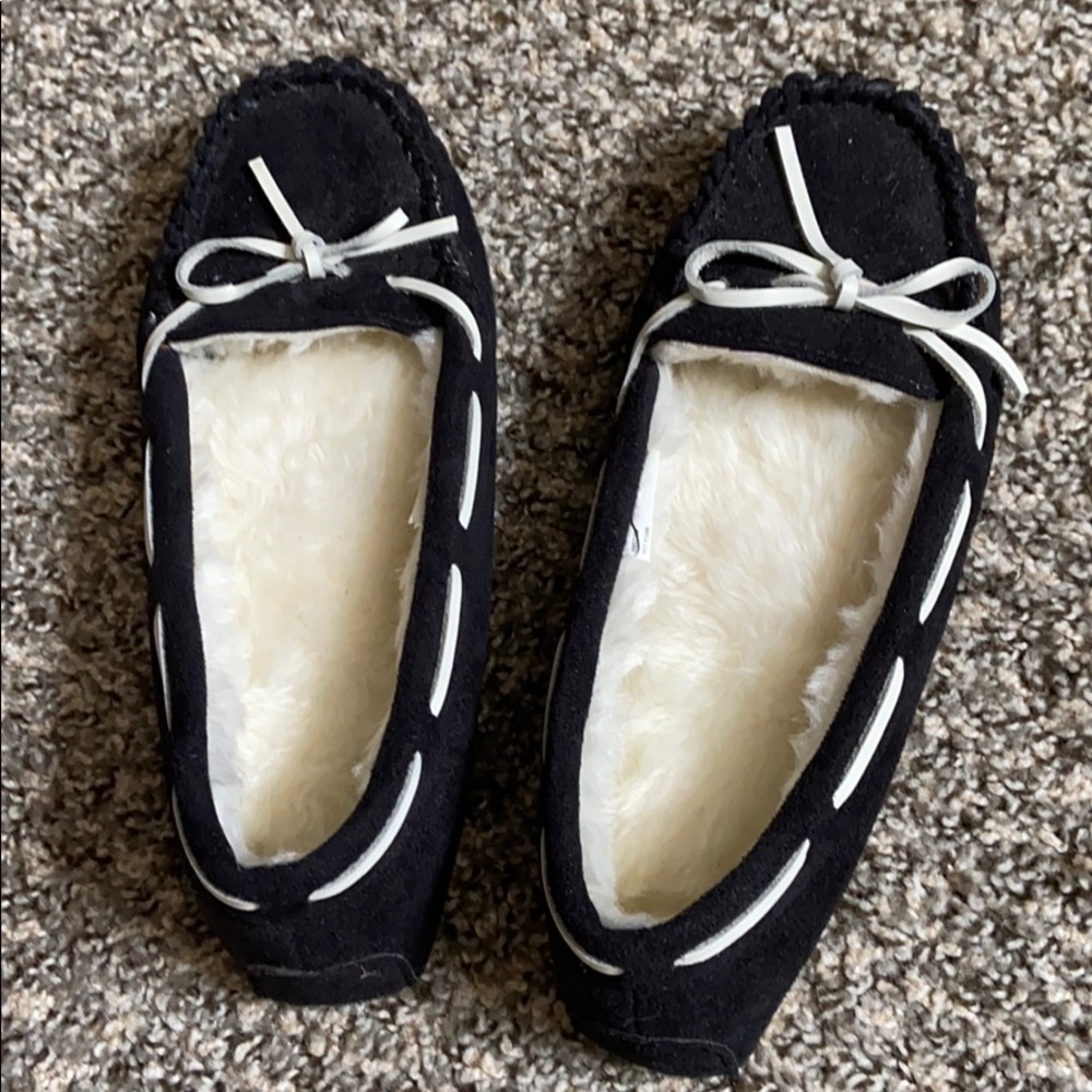 Size 7-8 black moccasins